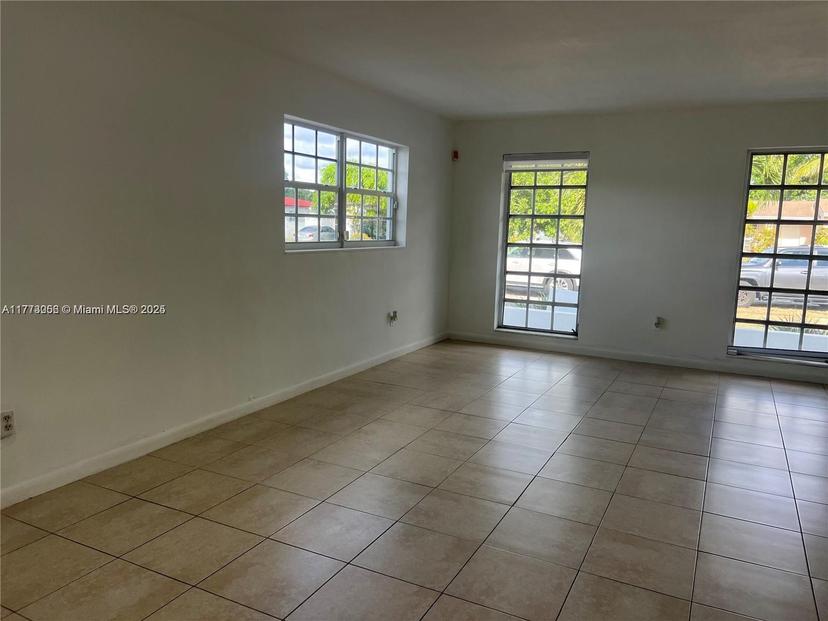 Picture of 1272 NW 188Th Ter, Miami Gardens FL 33169