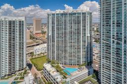 Picture of 90 SW 3Rd St # 1713, Miami, FL 33130