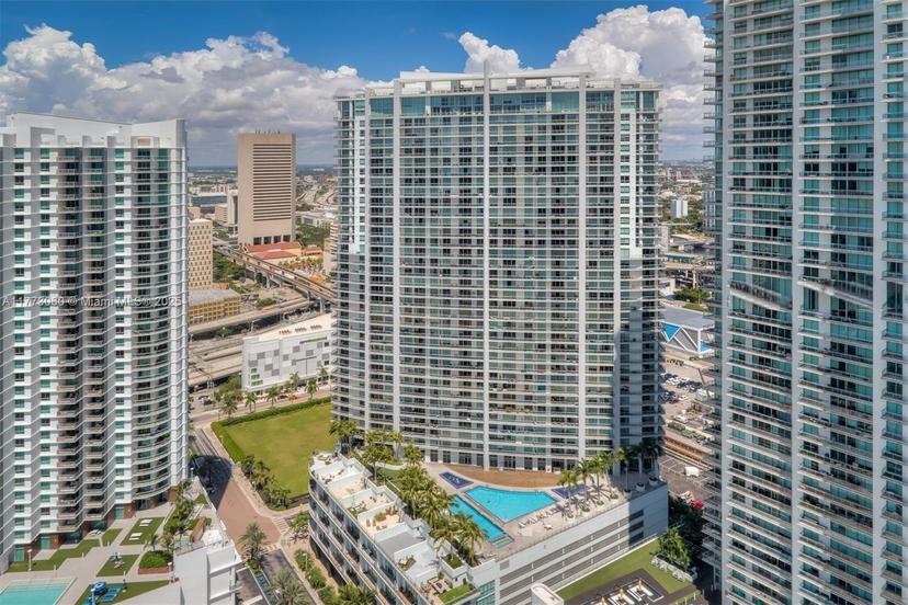 Picture of 90 SW 3Rd St # 1713, Miami FL 33130