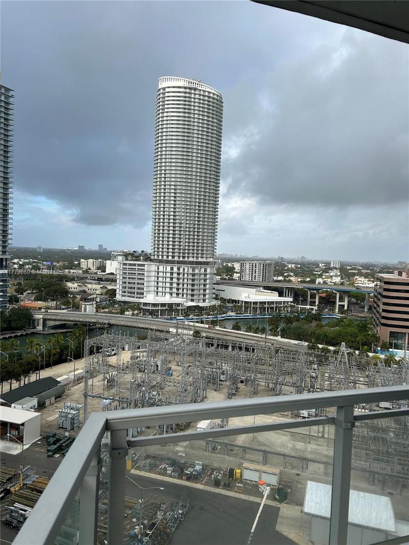 Picture of 90 SW 3Rd St # 1713, Miami FL 33130