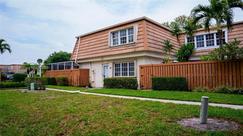 Picture of 4270 Hazel Ave # B, Palm Beach Gardens FL 33410