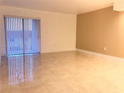 Picture of 9375 Fontainebleau Blvd # L310, Miami, FL 33172