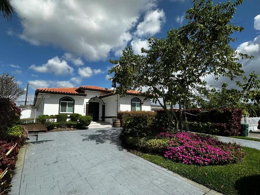 Picture of 11845 SW 3Rd St, Miami FL 33184