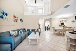 Picture of 11307 Lakeview Dr # M, Coral Springs, FL 33071