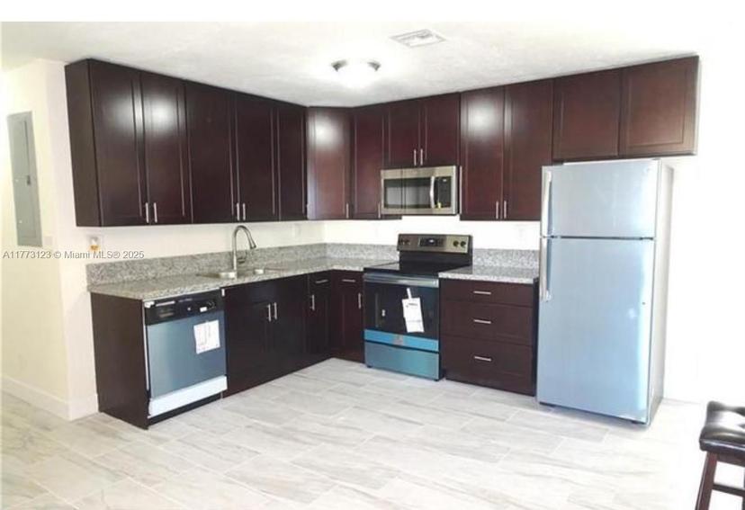 Picture of 570 NW 18Th St, Pompano Beach FL 33060