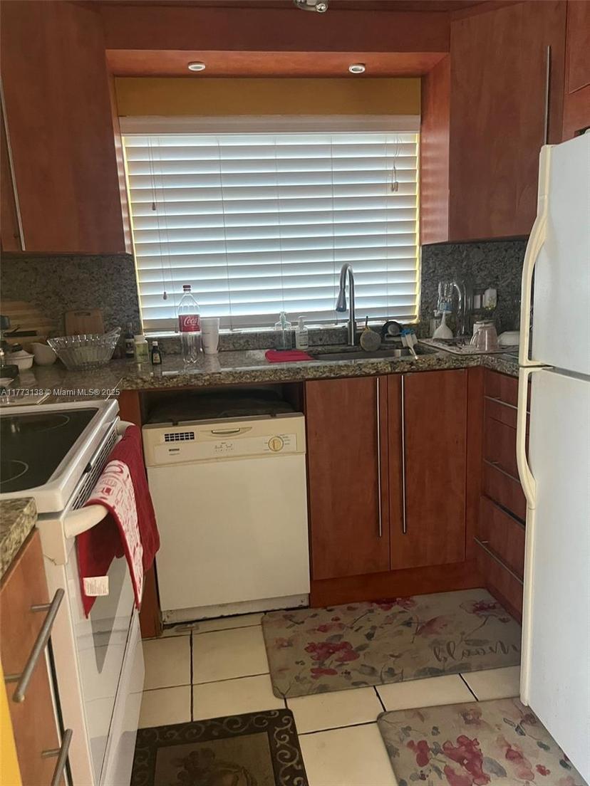 Picture of 1100 Colony Point Circle # 201, Pembroke Pines FL 33026