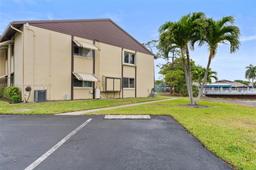 Picture of 337 Pine Ridge Cir # 1, Green Acres, FL 33463