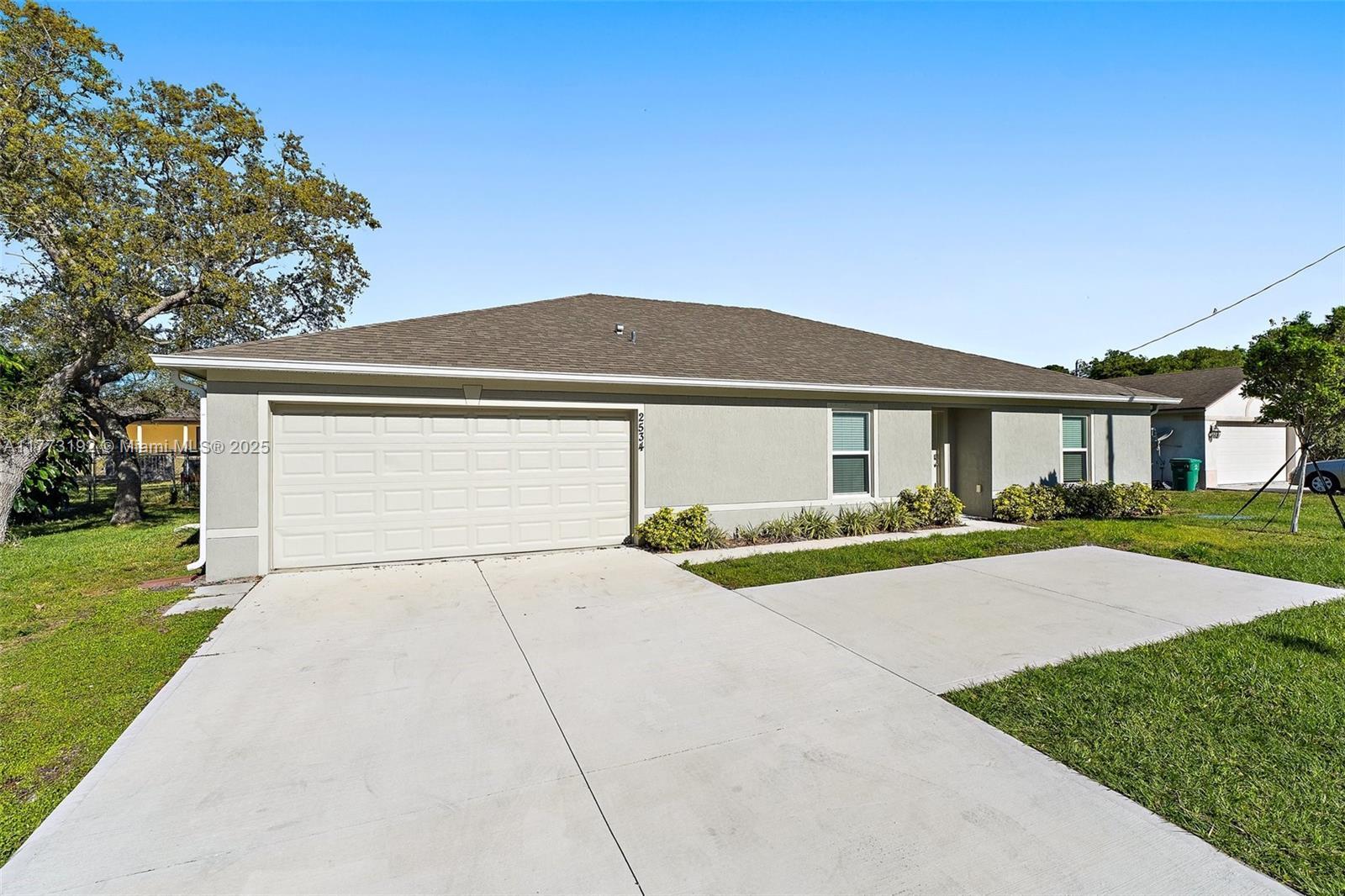 Picture of 2534 SE Floresta Dr, Port St. Lucie, FL 34984