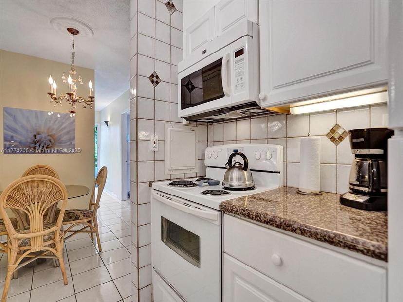Picture of 17090 NE 14Th Ave # 104, North Miami Beach FL 33162