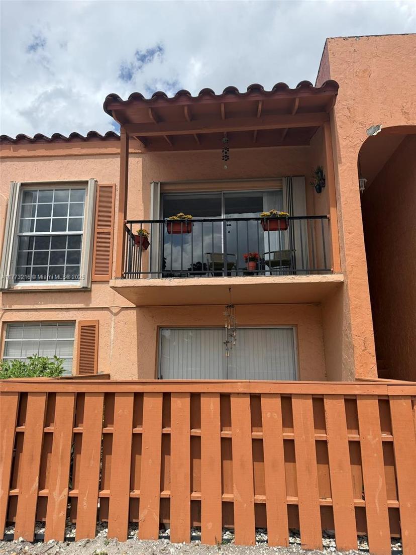 Picture of 7100 Fairway Dr # K10, Miami Lakes FL 33014