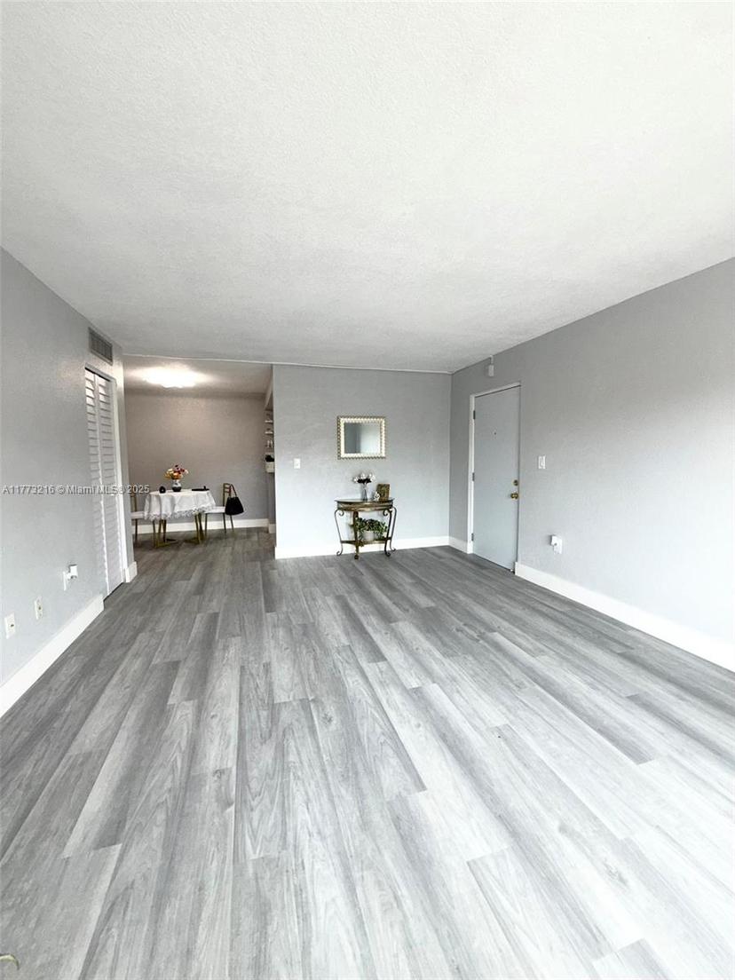 Picture of 7100 Fairway Dr # K10, Miami Lakes FL 33014
