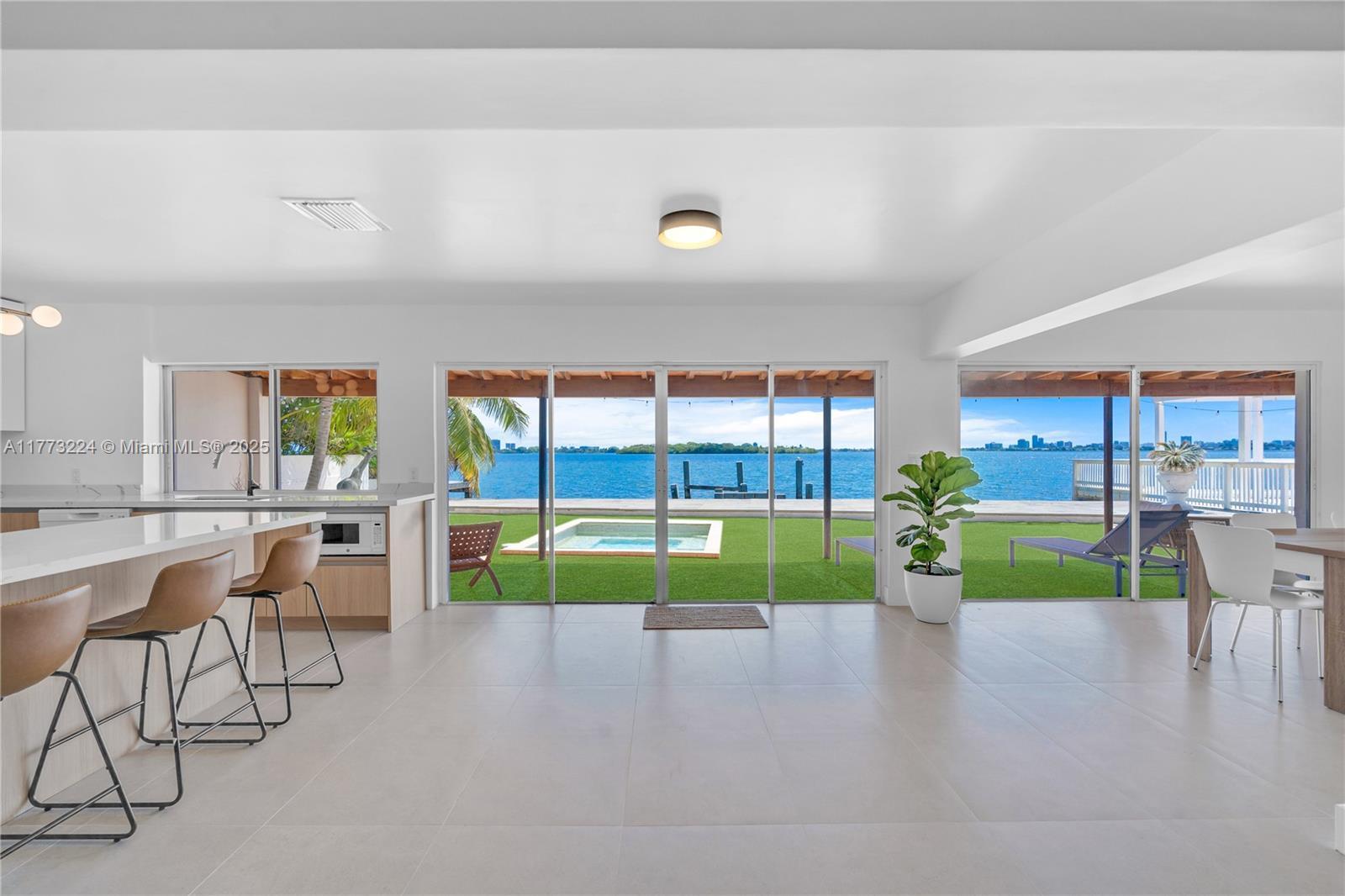 Picture of 10935 N Bayshore Dr, Miami, FL 33161