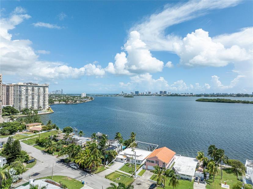 Picture of 10935 N Bayshore Dr, Miami FL 33161