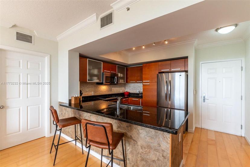 Picture of 2030 S Douglas Rd # 718, Coral Gables FL 33134
