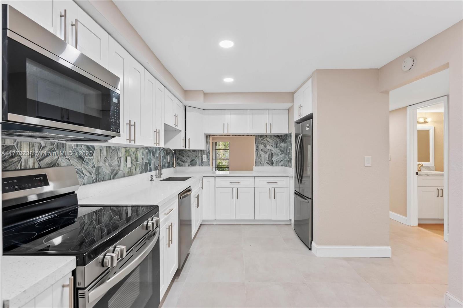 Picture of 6563 Racquet Club Dr # 124, Lauderhill, FL 33319