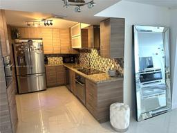 Picture of 427 Golden Isles Dr # 5G, Hallandale Beach, FL 33009