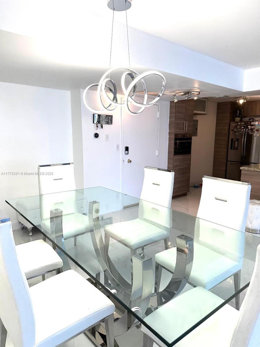 Picture of 427 Golden Isles Dr # 5G, Hallandale Beach, FL 33009