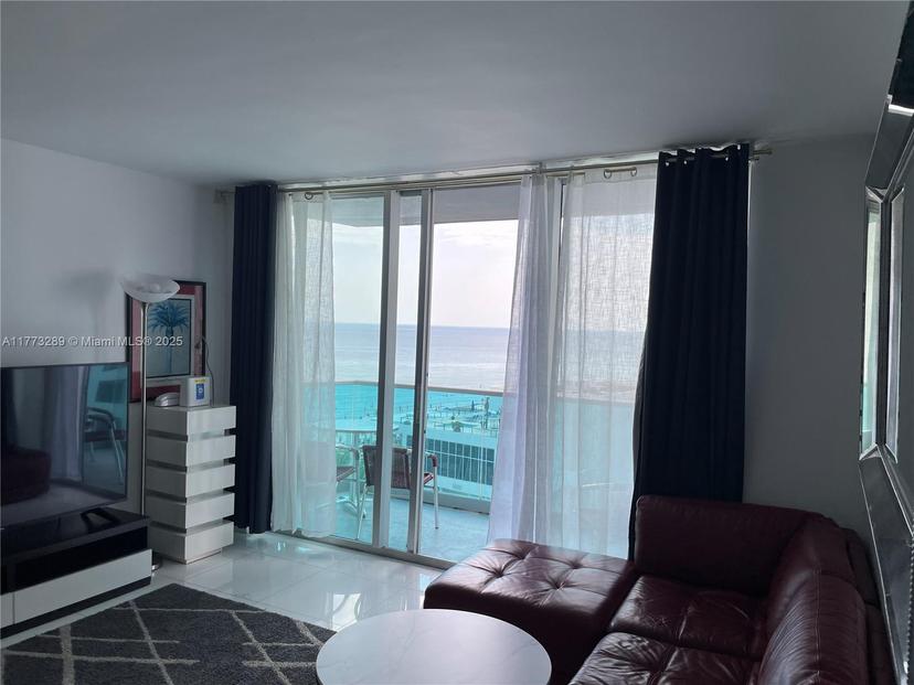 Picture of 4001 S Ocean Dr # 8R, Hollywood FL 33019