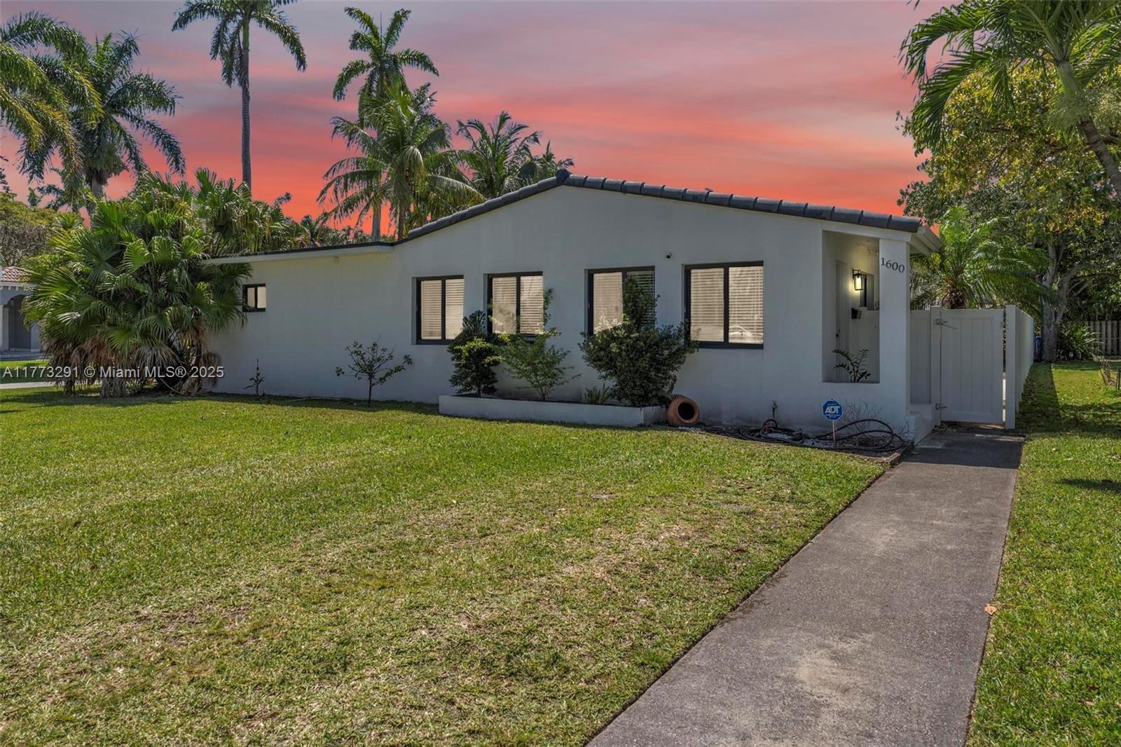Picture of 1600 Mayo St, Hollywood, FL 33020