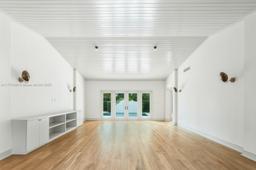 Picture of 610 Reinante Ave, Coral Gables, FL 33156