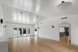 Picture of 610 Reinante Ave, Coral Gables, FL 33156