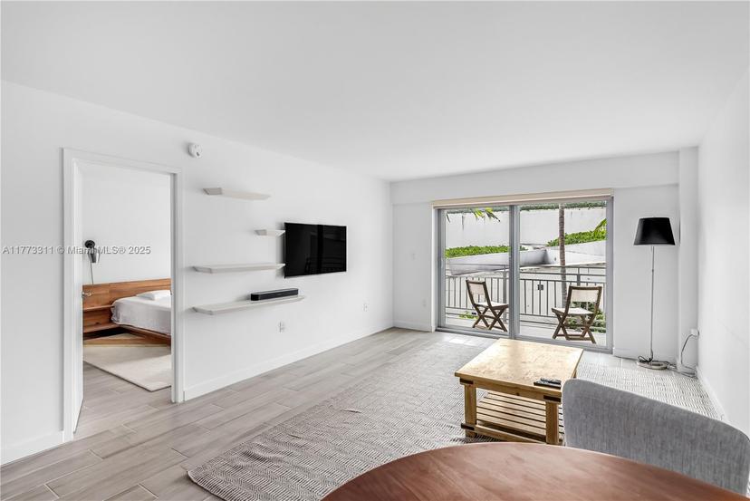 Picture of 1025 Alton Rd # 308, Miami Beach FL 33139