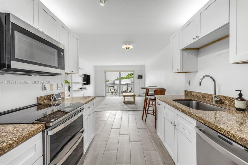 Picture of 1025 Alton Rd # 308, Miami Beach FL 33139