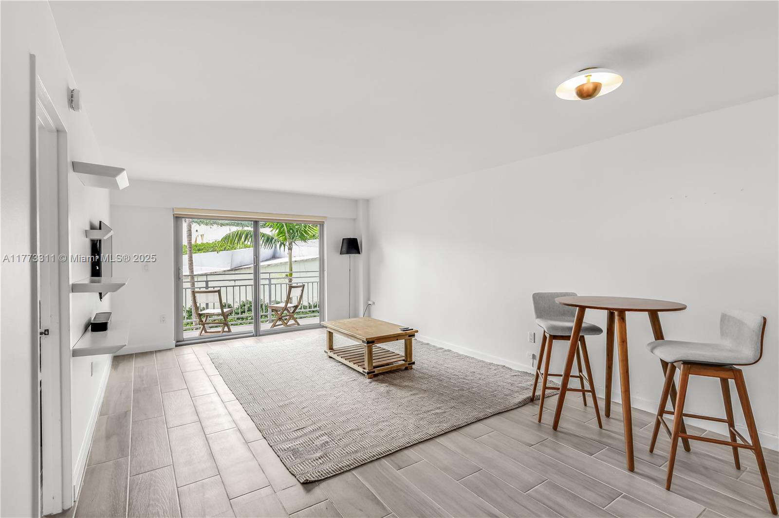 Picture of 1025 Alton Rd # 308, Miami Beach, FL 33139