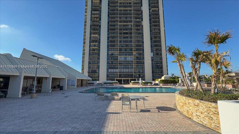 Picture of 20335 W Country Club Dr # 2106, Aventura FL 33180