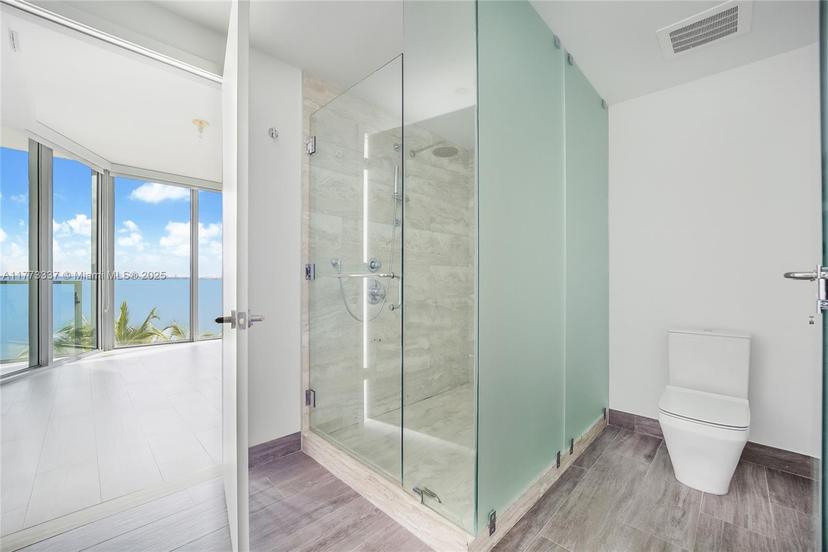 Picture of 2900 NE 7Th Ave # 304, Miami FL 33137