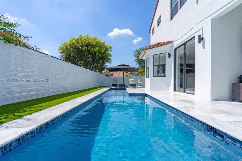Picture of 1005 NW 100Th Ave, Miami FL 33172