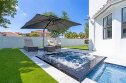 Picture of 1005 NW 100Th Ave, Miami, FL 33172