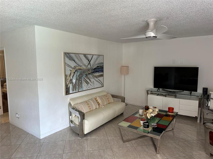 Picture of 3922 NE 166Th St # S103, North Miami Beach FL 33160