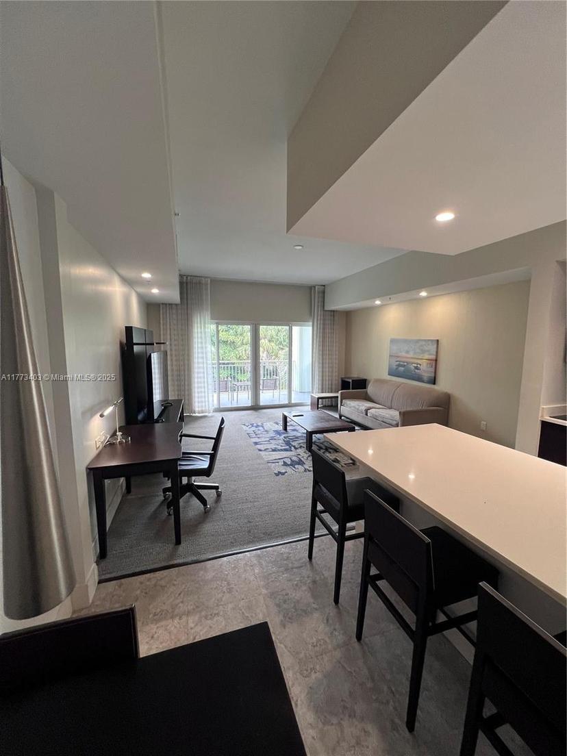 Picture of 5300 NW 87Th Ave # 916, Doral FL 33178