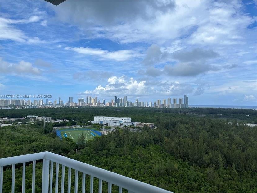 Picture of 14951 Royal Oaks Ln # 2206, North Miami FL 33181