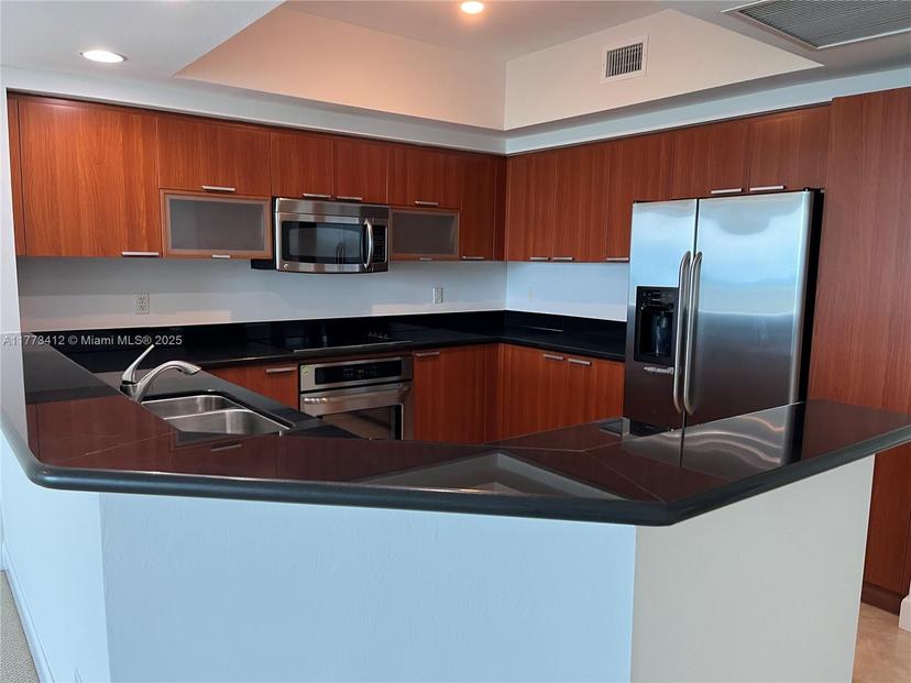 Picture of 14951 Royal Oaks Ln # 2206, North Miami FL 33181