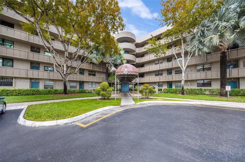 Picture of 901 Colony Point Cir # 509, Pembroke Pines FL 33026