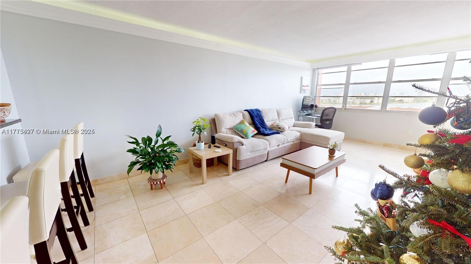 Picture of 1351 NE Miami Gardens Dr # 704E, Miami, FL 33179
