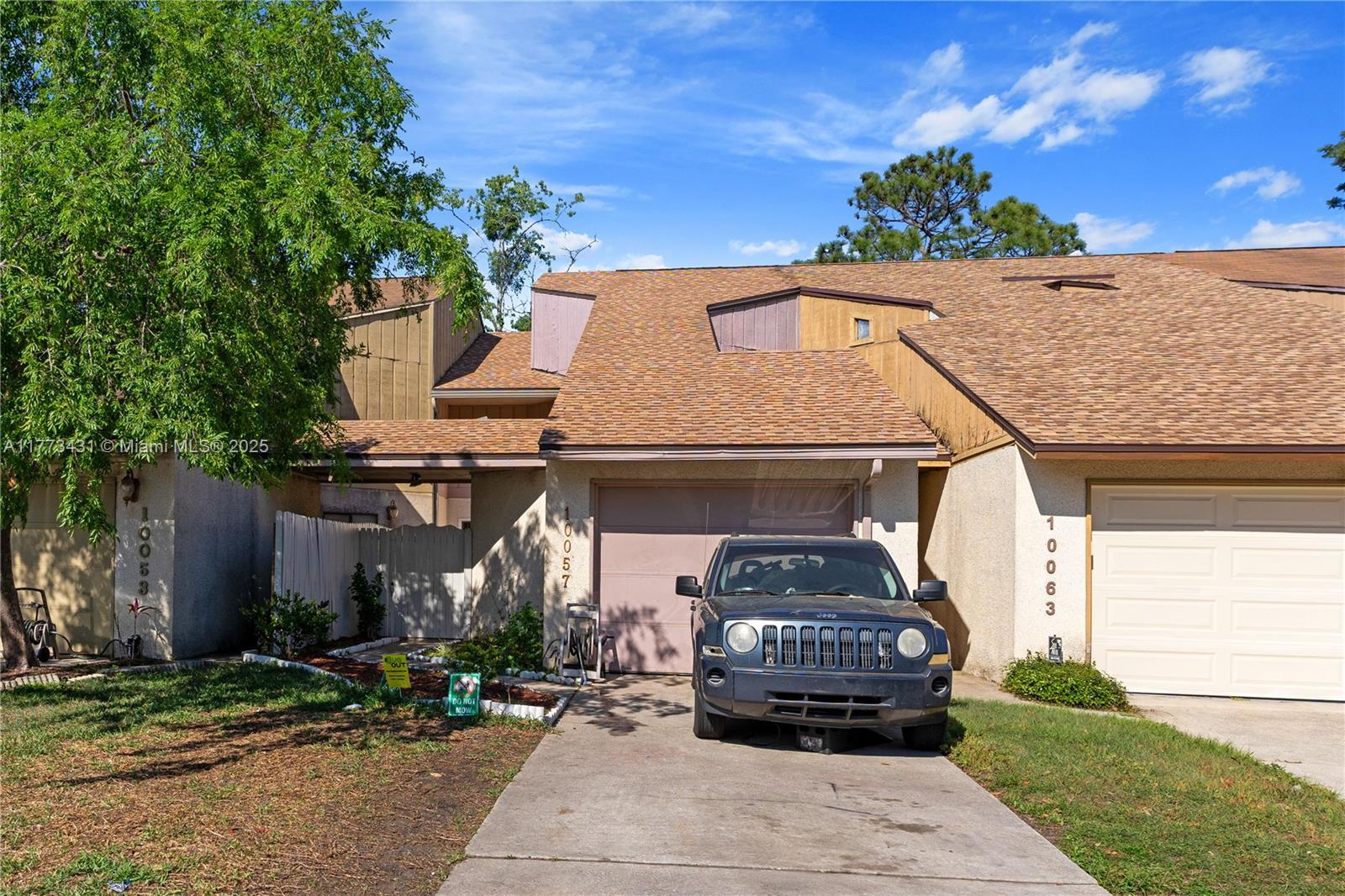 Picture of 10057 Romaine Cir N, Jacksonville, FL 32225
