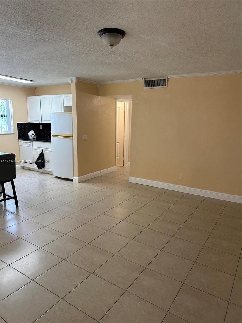 Picture of 111 Meadows Cir # 111, Boynton Beach FL 33436