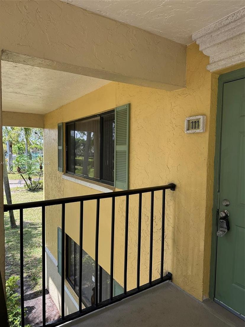 Picture of 111 Meadows Cir # 111, Boynton Beach FL 33436