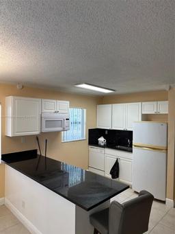 Picture of 111 Meadows Cir # 111, Boynton Beach, FL 33436