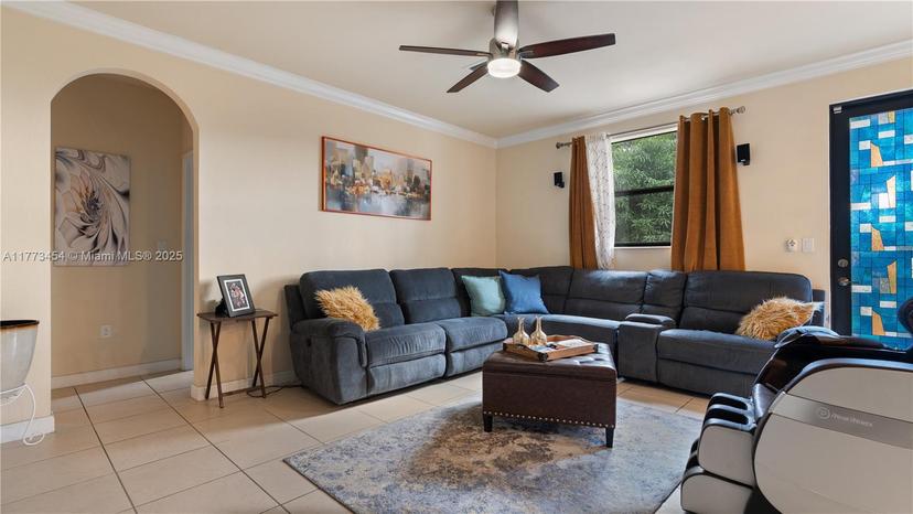 Picture of 2742 NE 1St St, Homestead FL 33033