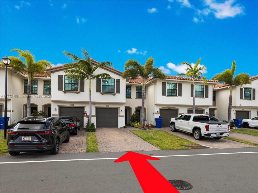 Picture of 6011 Woods Edge Cir # 6011, Riviera Beach FL 33410