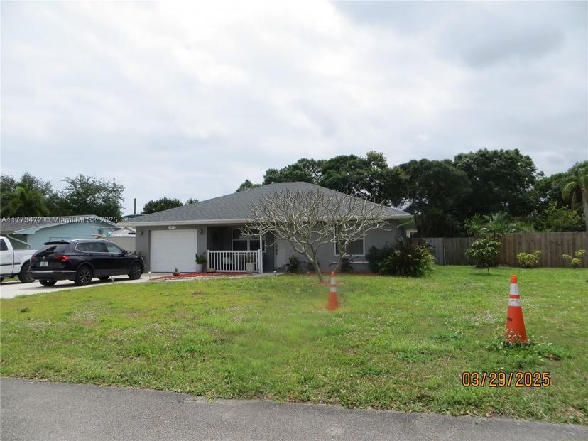 Picture of 1007 Barbados Ave, Fort Pierce FL 34982