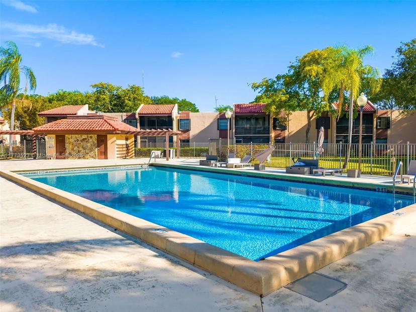 Picture of 20801 San Simeon Way # 204, Miami FL 33179