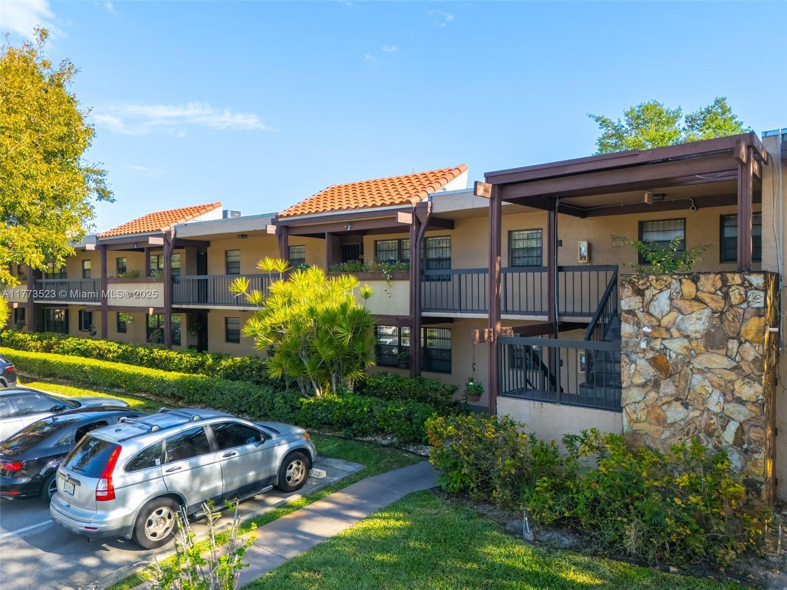 Picture of 20801 San Simeon Way # 204, Miami, FL 33179