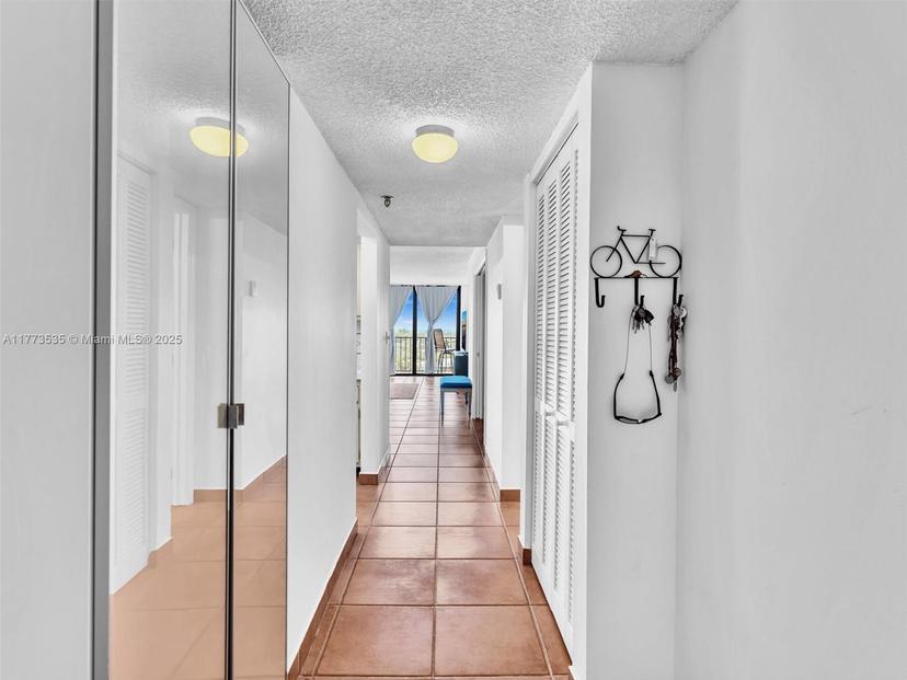 Picture of 2625 Collins Ave # 909, Miami Beach FL 33140
