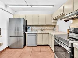 Picture of 2625 Collins Ave # 909, Miami Beach, FL 33140