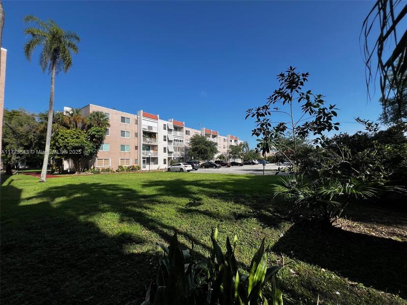 Picture of 8411 NW 8Th St # 105, Miami FL 33126